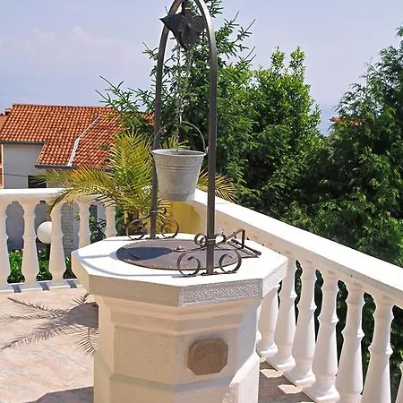 Petricic With Swimming Pool Appartement