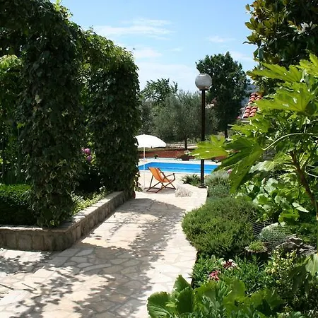 Petricic With Swimming Pool * Ičići