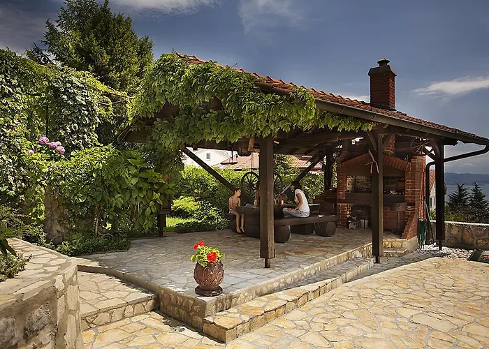 Appartement Petricic With Swimming Pool