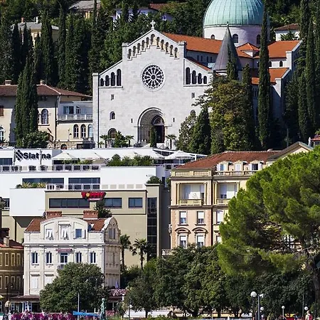 Petricic With Swimming Pool * Icici