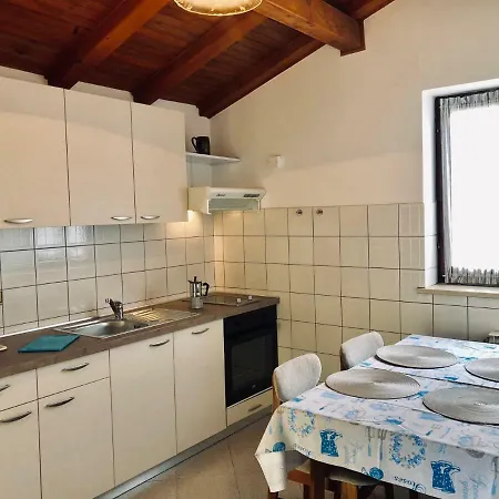 Apartment Petricic With Swimming Pool *