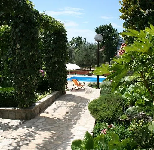 Petricic With Swimming Pool * Ičići