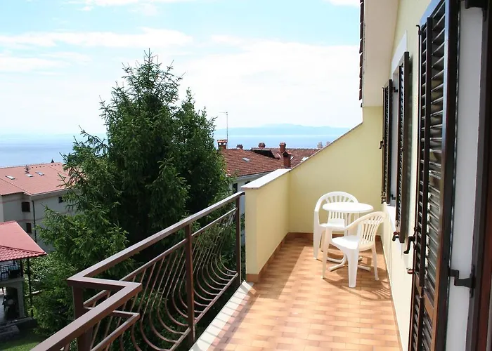 Apartament Petricic With Swimming Pool Ičići