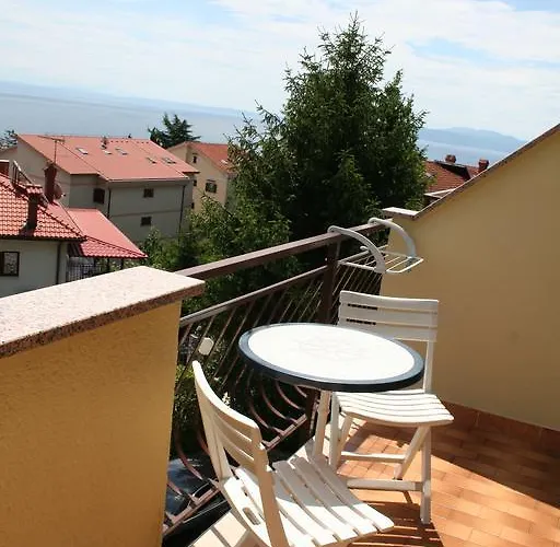 Petricic With Swimming Pool Apartament Ičići